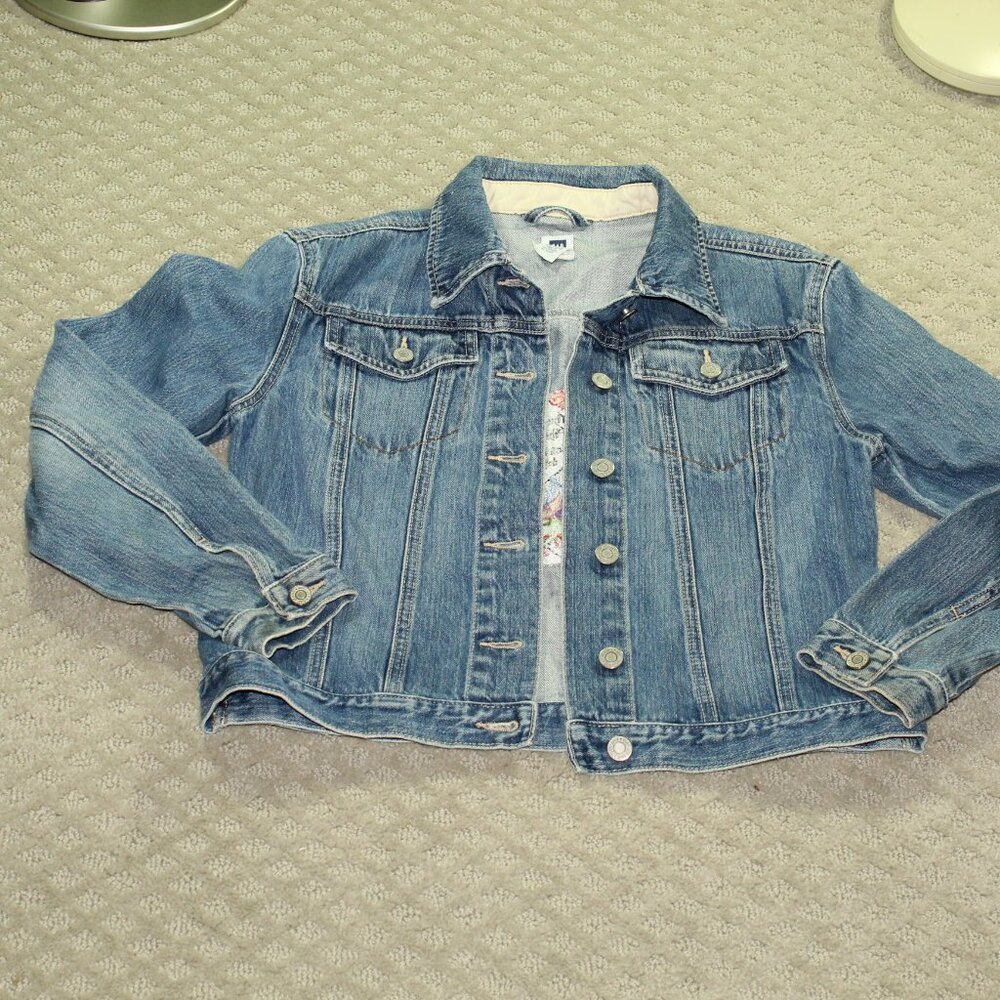 Gap Women's Small Blue Jean Trucker Jacket with Dragon Karate Saying on Back